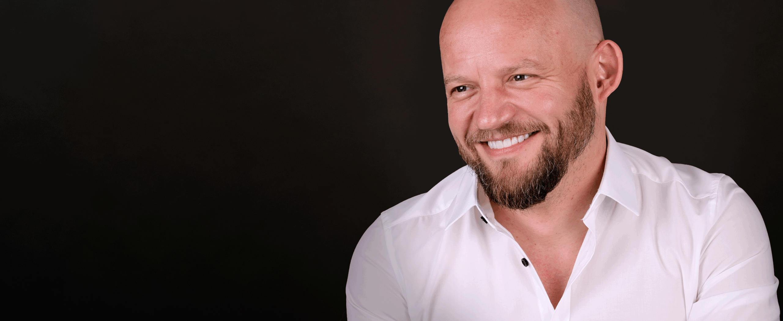 Licówki DSD w Luboniu – naturalny i piękny uśmiech na nowo 1 Jan – Właściciel Uśmiechu, Pacjent Programu Rewitalizacji