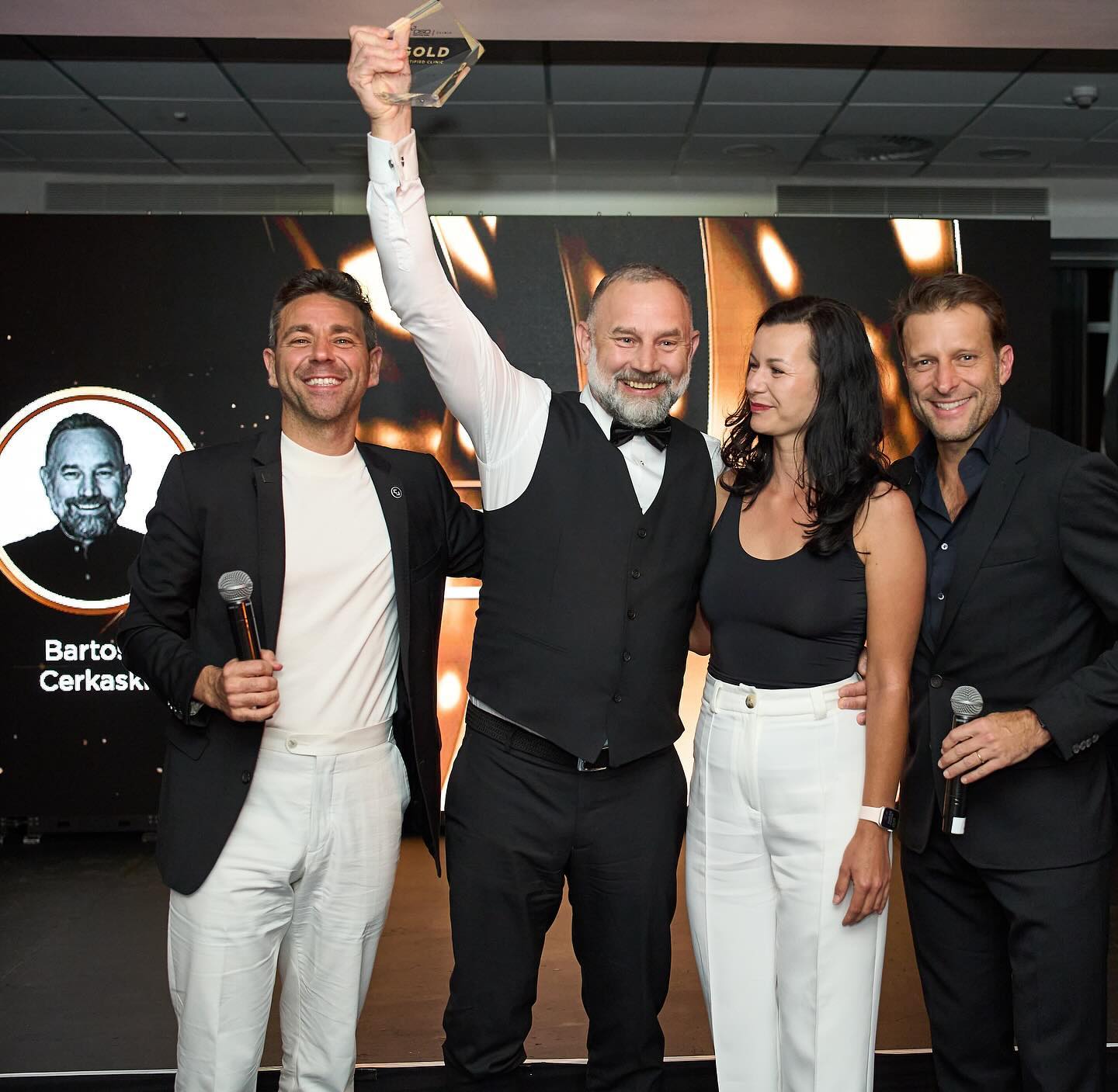 Odzyskaj Piękny Uśmiech z Natural Smile Journey™ w Luboniu 39 Top 10 World DSD Clinics Award 2024