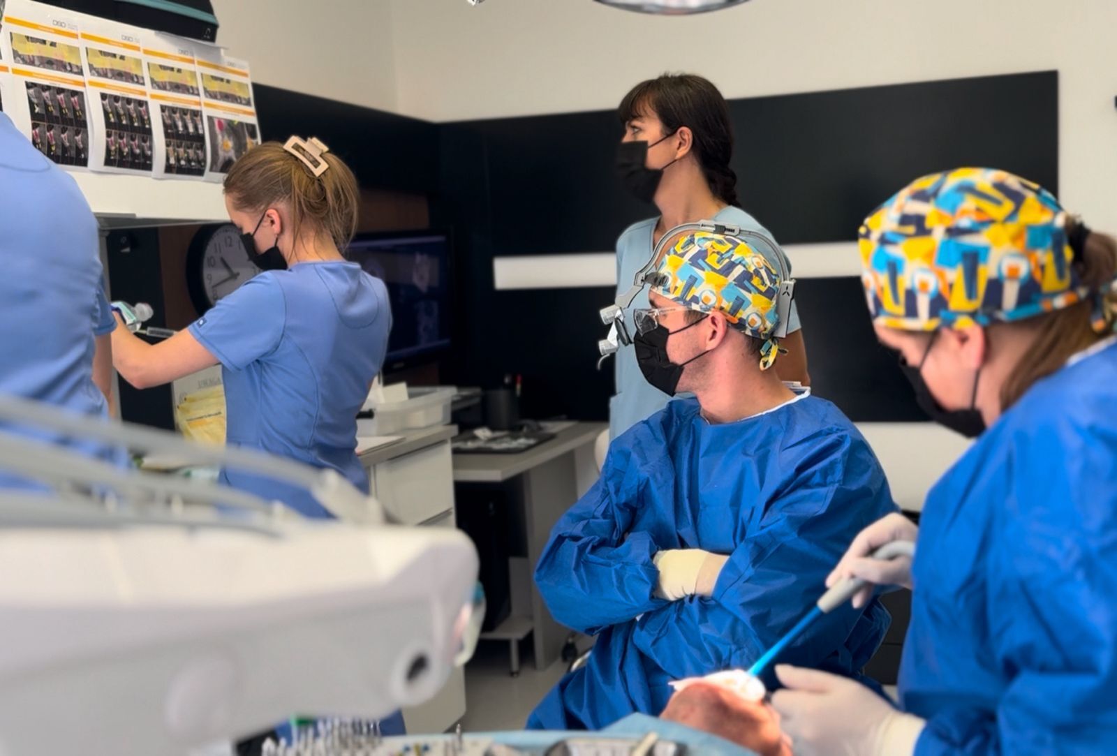 Odzyskaj Piękny Uśmiech z Natural Smile Journey™ w Luboniu 12 endoestetica zespol w trakcie zabiegu