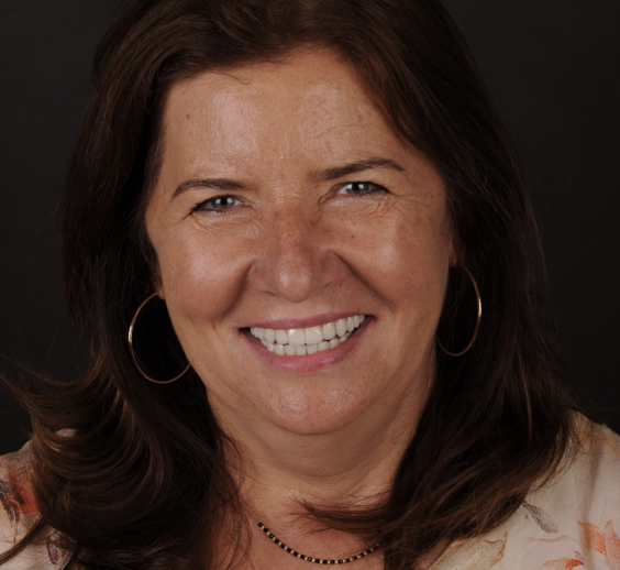 Program rewitalizacji uśmiechu w Luboniu – sprawdź ofertę EndoEstetica 10 Rekonstrukcja na Implantach